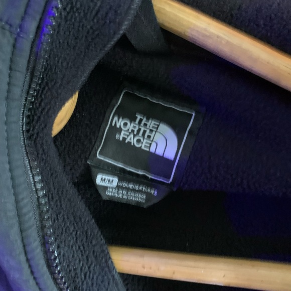 North face - Picture 2 of 2